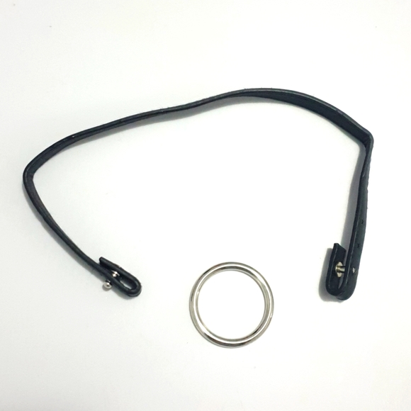 Front open Black vinyl choker with silver O ring - Picture 13 of 16